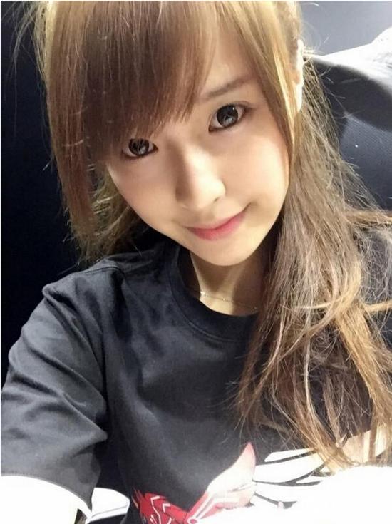 台湾清纯游戏女主播半年花掉男友30万后劈腿