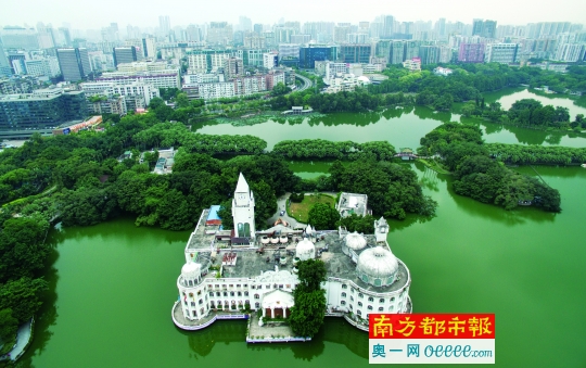 今日,流花湖公园“白宫”唐苑酒家最后一天营业。南都记者 谭庆驹 摄