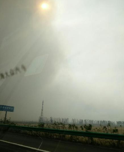 數百網友報料旅途中見焚燒秸稈：肺要嗆爆