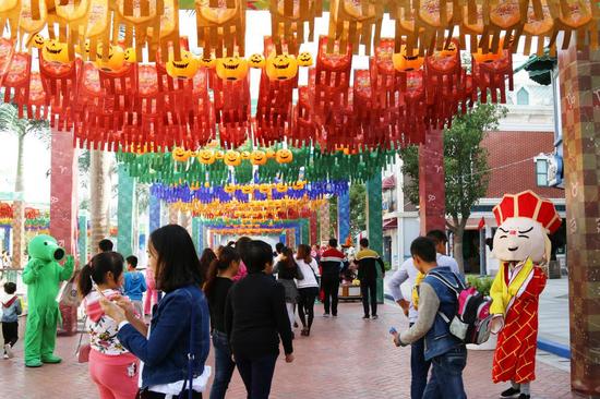 方特歡樂、整潔的游玩環(huán)境