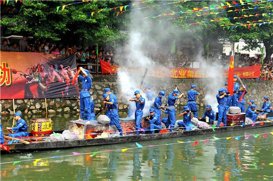 九江传统龙舟赛国庆开锣 赛龙观赏性更佳_佛山