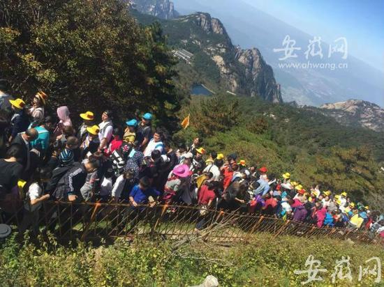 黄金周次日黄山风景区接待游客43271人 同期