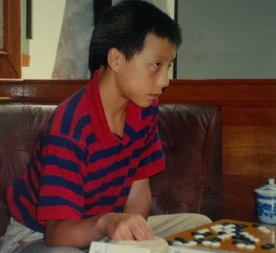 �������