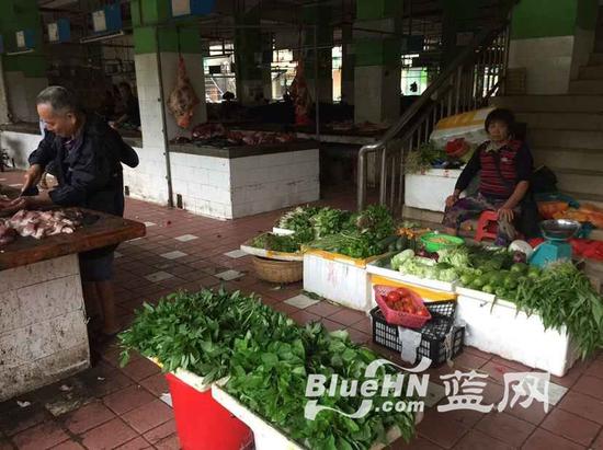 铺前镇农贸市场正常营业,但仅有“零星”市民光顾