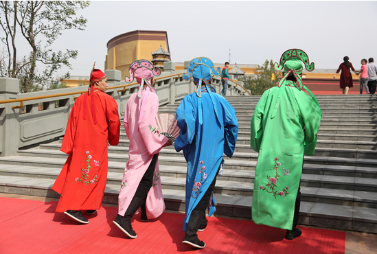 国庆假期第四天,盘点游玩郑州方特各种艳遇