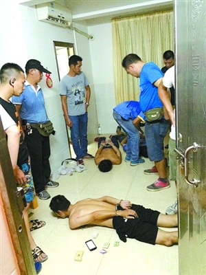 南海警方部署百余警力 一夜打掉两犯罪团伙_佛