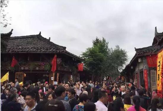 国庆阆中人气爆棚