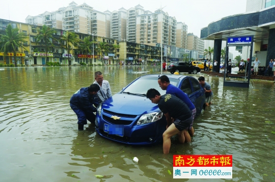 15级强台风彩虹登陆 湛江1人身亡16渔民暂下