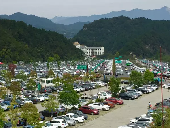 黄金周期间金寨旅游市场火爆 共接待游客四十