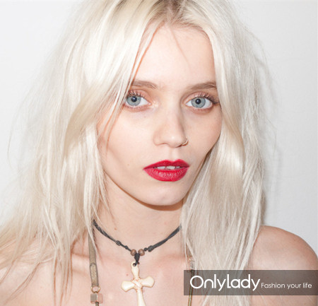 牙缝妹TOP5：Abbey Lee Kershaw