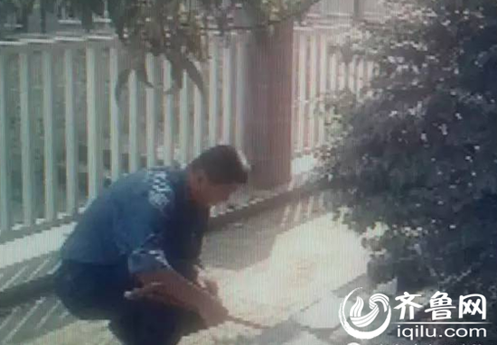 家人在燒紙