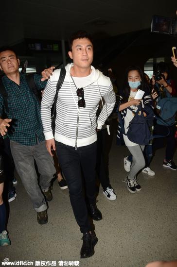 新浪娱乐讯 7日,杜淳、李亚鹏、王丽坤、田亮等众星抵沪为参加黄晓明、Angelababy婚礼做准备。IC/图 图库供稿