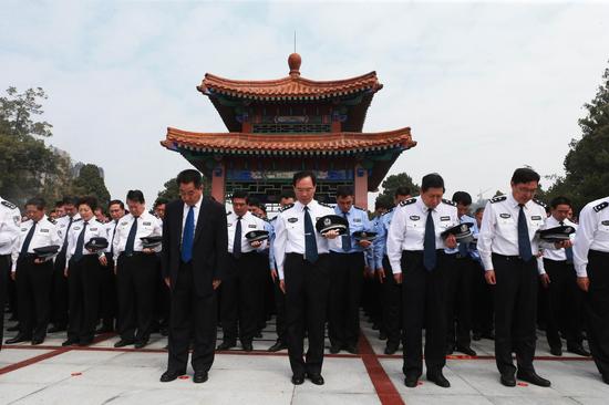 省公安廳隆重舉行河南公安英烈紀(jì)念日活動(dòng)