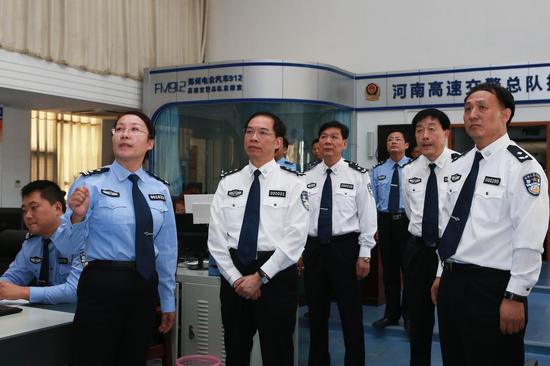 许甘露检查指导国庆交通安保工作