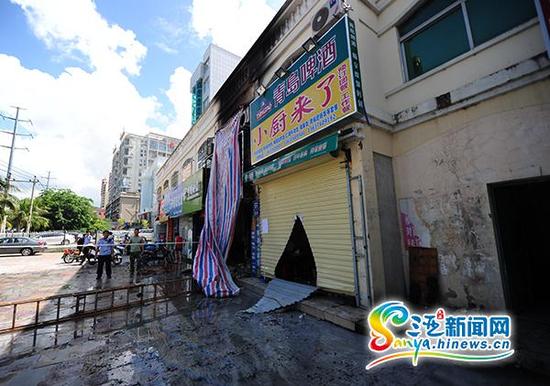 10月9日,发生火灾的三亚市天涯区金鸡岭路建材店。(三亚新闻网记者沙晓峰摄)
