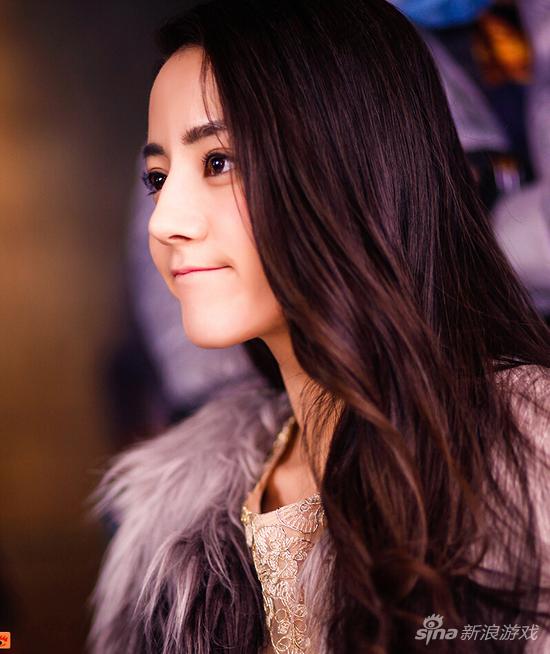 惊艳!克拉恋人二号女神迪丽热巴代言游戏_全球