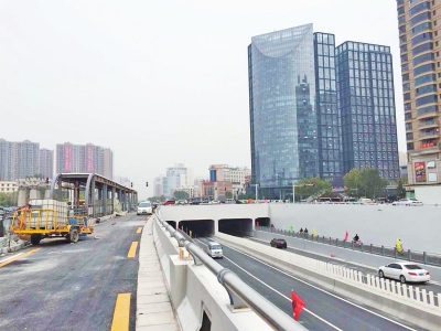 未来路金水路下穿通道通车，BRT站台主体已完工。