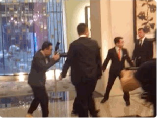 晓明哥和baby现身现场的那一刻