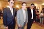 四叔李兆基（中）、长子李家杰（左）及次子李家诚 