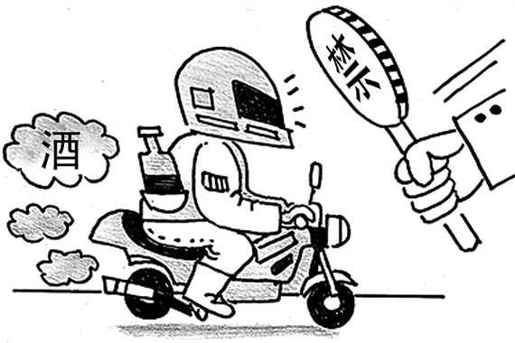 安徽男子酒驾摩托车撞树 草丛里昏迷6天