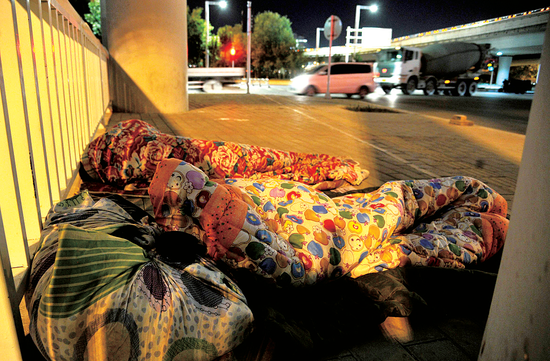 南陽(yáng)路北三環(huán)立交橋下