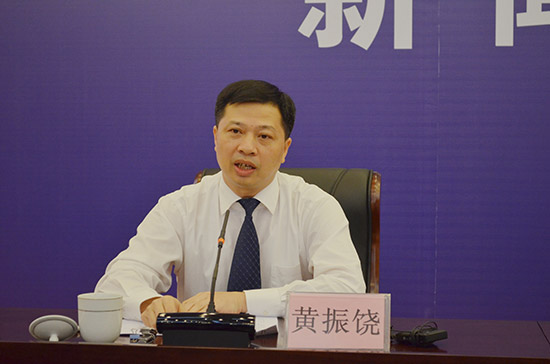梧州市委常委,宣传部部长,副市长黄振饶介绍运动会筹办情况