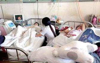 郏县女童车祸双腿截肢 安慰妈妈不要哭