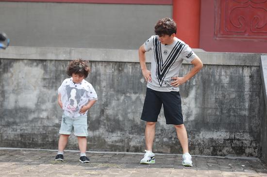 爸爸3互换爸爸闹翻天 胖轩励志减肥成型男|爸爸