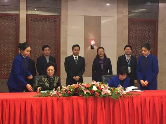 佳木斯市签署开发俄罗斯远东市场战略合作协议