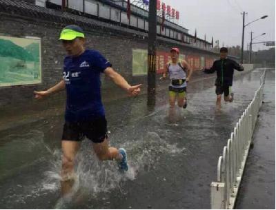 风雨无阻。