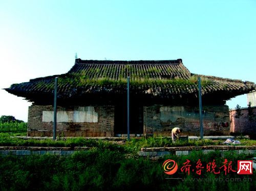 維修前的興國寺大殿