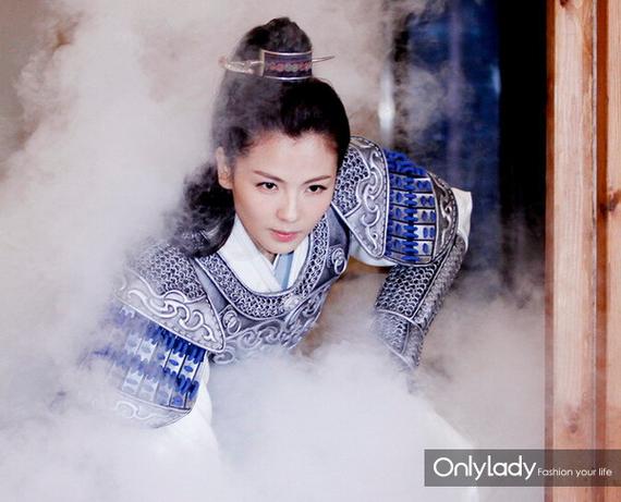 琅琊榜热播 秦般若眼角一抹红美爆霓凰郡主