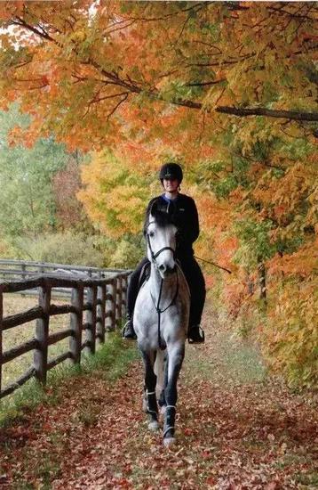 秋十月来临 爱马者潮流穿衣搭配指南_<em>马术</em>_新