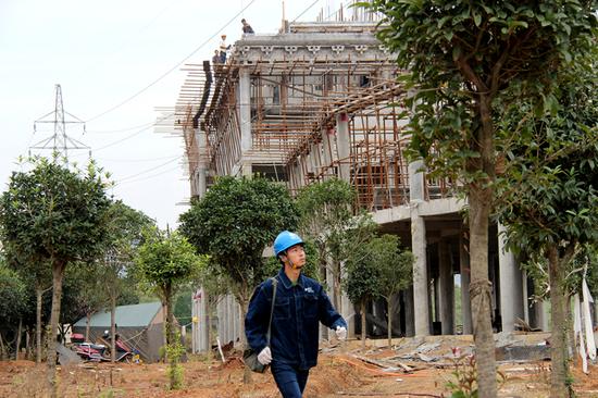 巡視經過移民文化苑的線路，確保安全