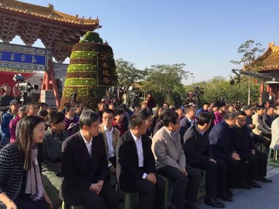 “四個(gè)全面”大家談?進(jìn)開(kāi)封 清園內(nèi)感受“文化+”無(wú)限大