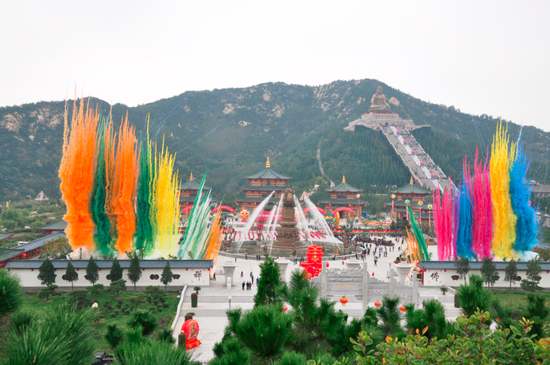 第十五屆南山國(guó)際長(zhǎng)壽文化節(jié)將于10月21日在龍口南山旅游景區(qū)盛大開啟。