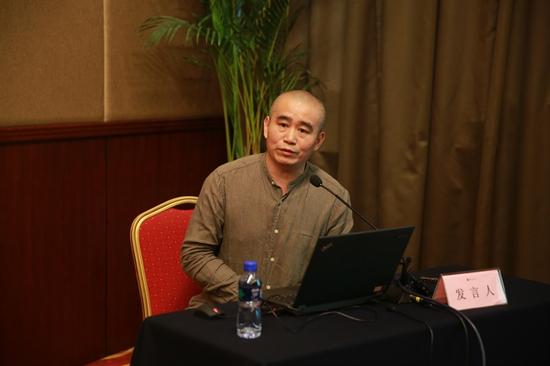 中国美术学院艺术鉴藏专业副教授何鸿先生的议题为“穿越敦煌:艺术与精神”
