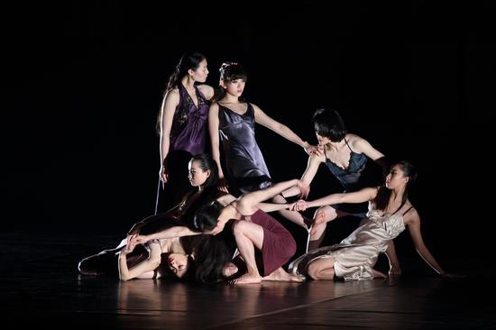 金星舞蹈团现代舞《三位一体》剧照