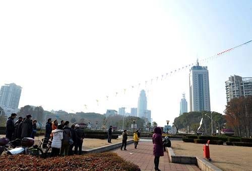 新浪旅游配图:放风筝