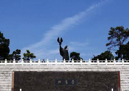 新浪旅游配图:放风筝