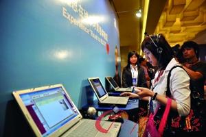 留学专家建议，无论是考雅思还是托福，都要尽量提前报名，不要临近申请日期才考试，留出应对意外情况的时间。 李琼摄