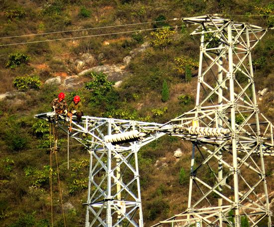 山區間架線2
