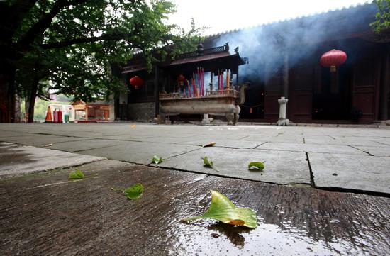 北寒的灵岩寺