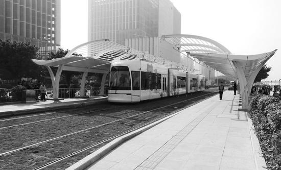 廣州街頭的有軌電車成了一道景觀 資料圖片