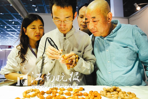 无锡文博会380多位能工巧匠晒宝 非遗大师作品