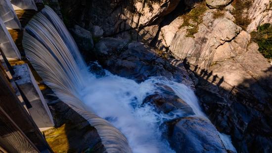 九龍瀑布觀光區(qū)美景（任紅兵攝影）