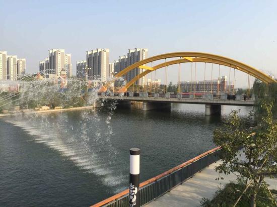 全新改造提升的开元河景观风景优美，环境宜人。