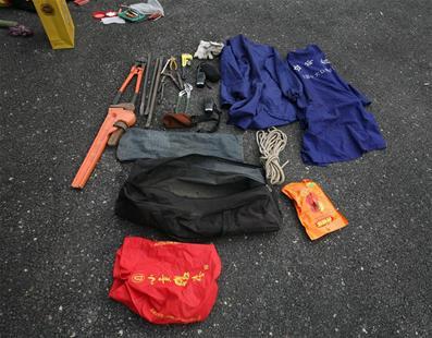 民警查獲的作案工具。圖由警方提供