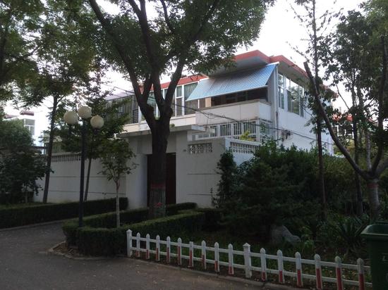 王庸晋魏武夫妇紧闭的大门