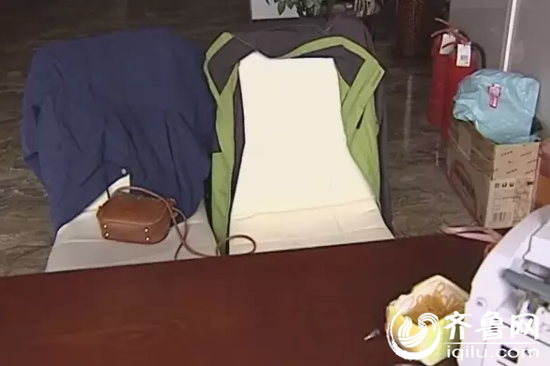 開發(fā)商工作人員看到記者就跑了（視頻截圖）